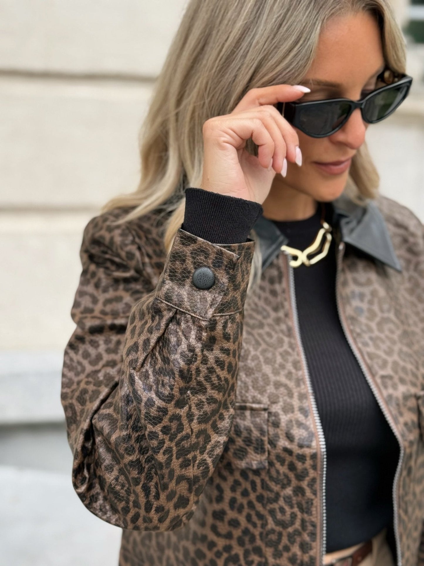 ZENZARO™ |Veste courte effet cuir au motif léopard